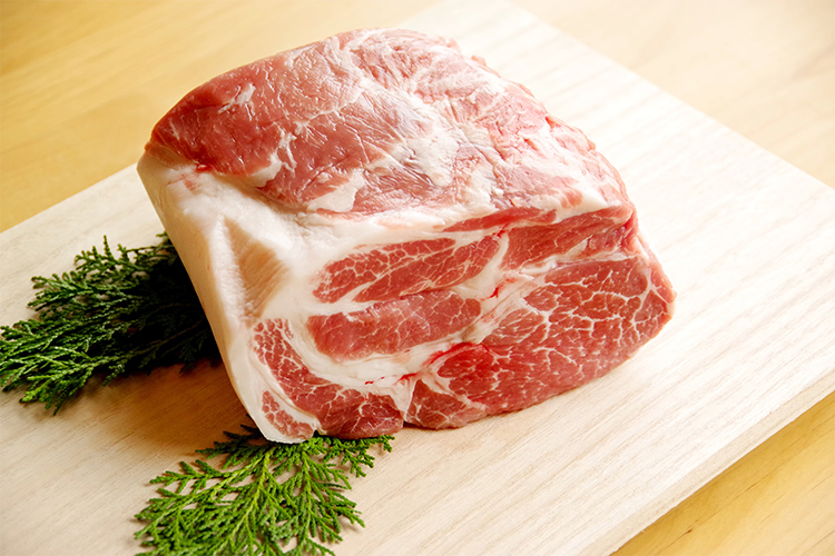 きなこ豚肩ロース肉 ブロック　1kg